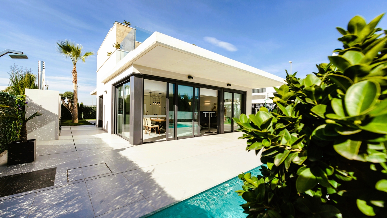 Real estate property virtual tours