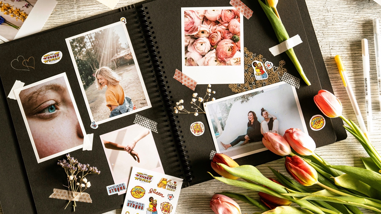 Animated personal memory photo albums