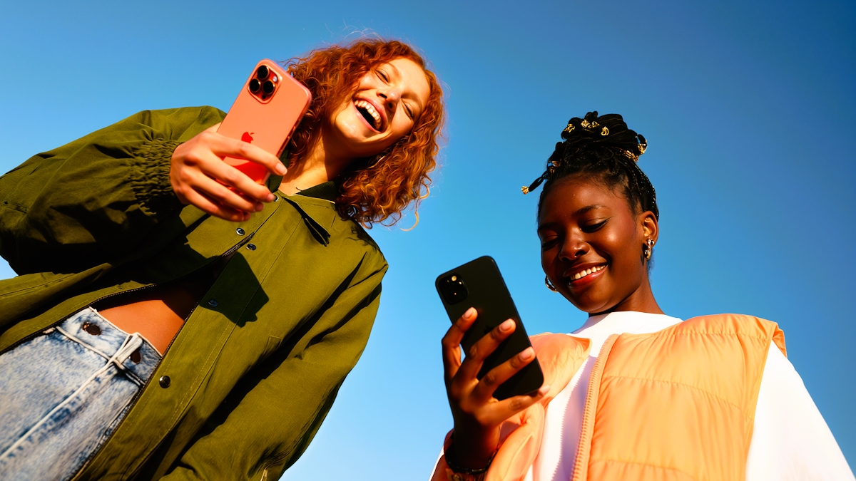 Scale visual formats for social
