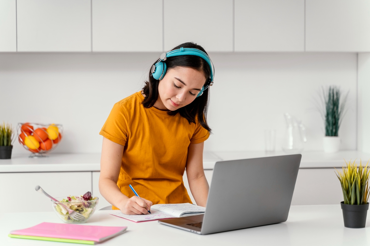 E-learning platforms & training teams 