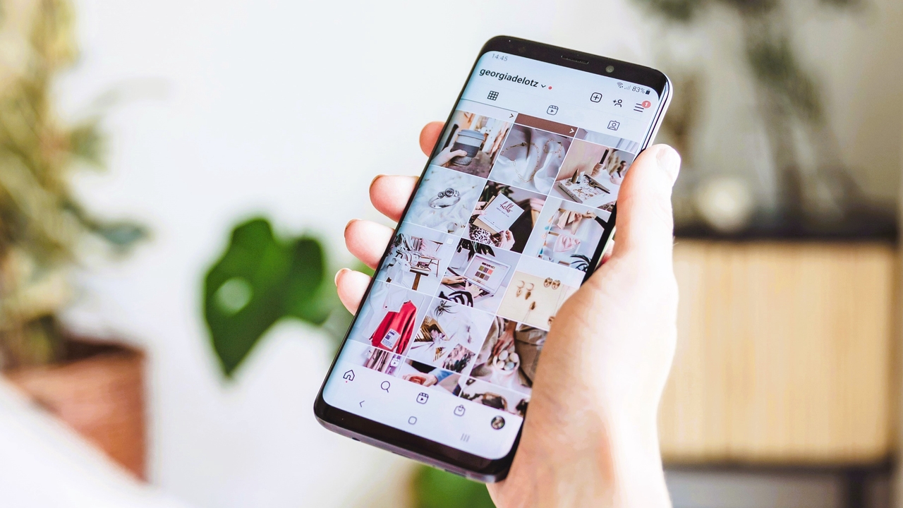 Independent social media content creators